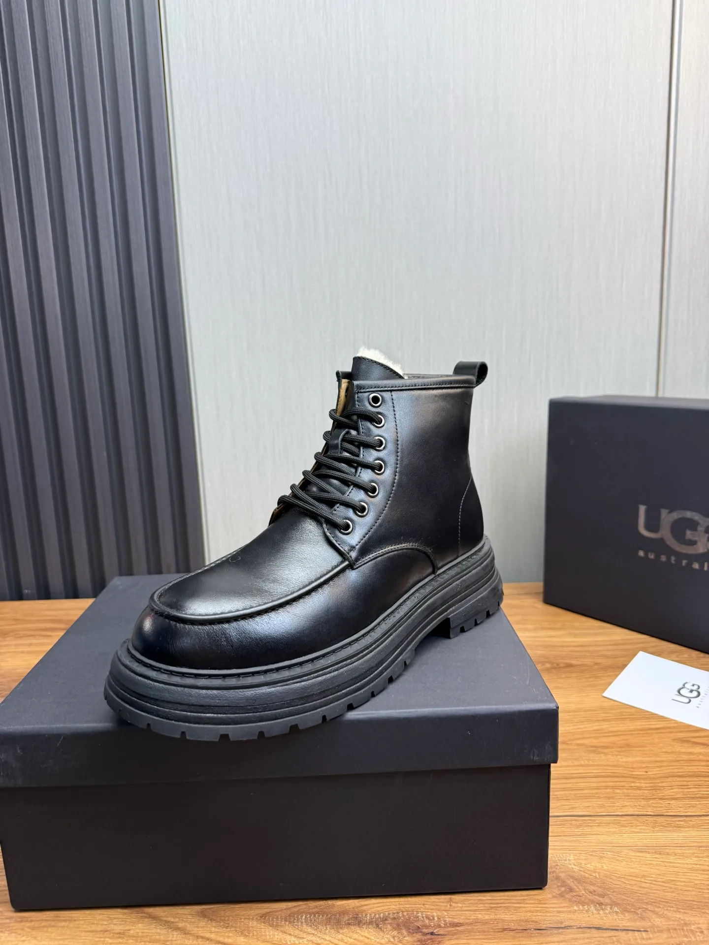 Factory price 680💰 [UGG] Men's hot winter warm boots🐑Simple and fashionable design, cowhide➕comfortable and warm wool lining. Soft and comfortable to wear, good warmth retention, and excellent foot feel. Regular size 38-45